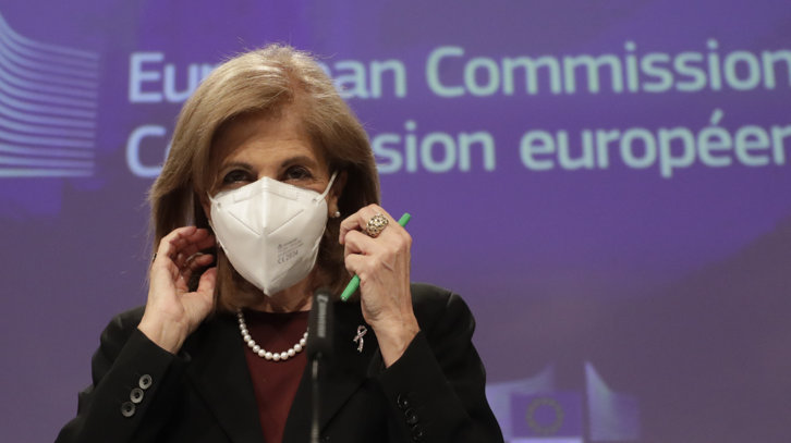 Comisarul european pentru Sănătate: Rata de vaccinare în România este mai mică decât în alte state