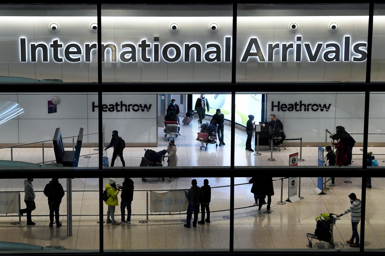Șeful Heathrow, cel mai aglomerat aeroport din Europa înainte de pandemie, îi cere guvernului britanic să deschidă turismul pentru persoanele vaccinate. Pierderile ajung la 3,4 miliarde de euro