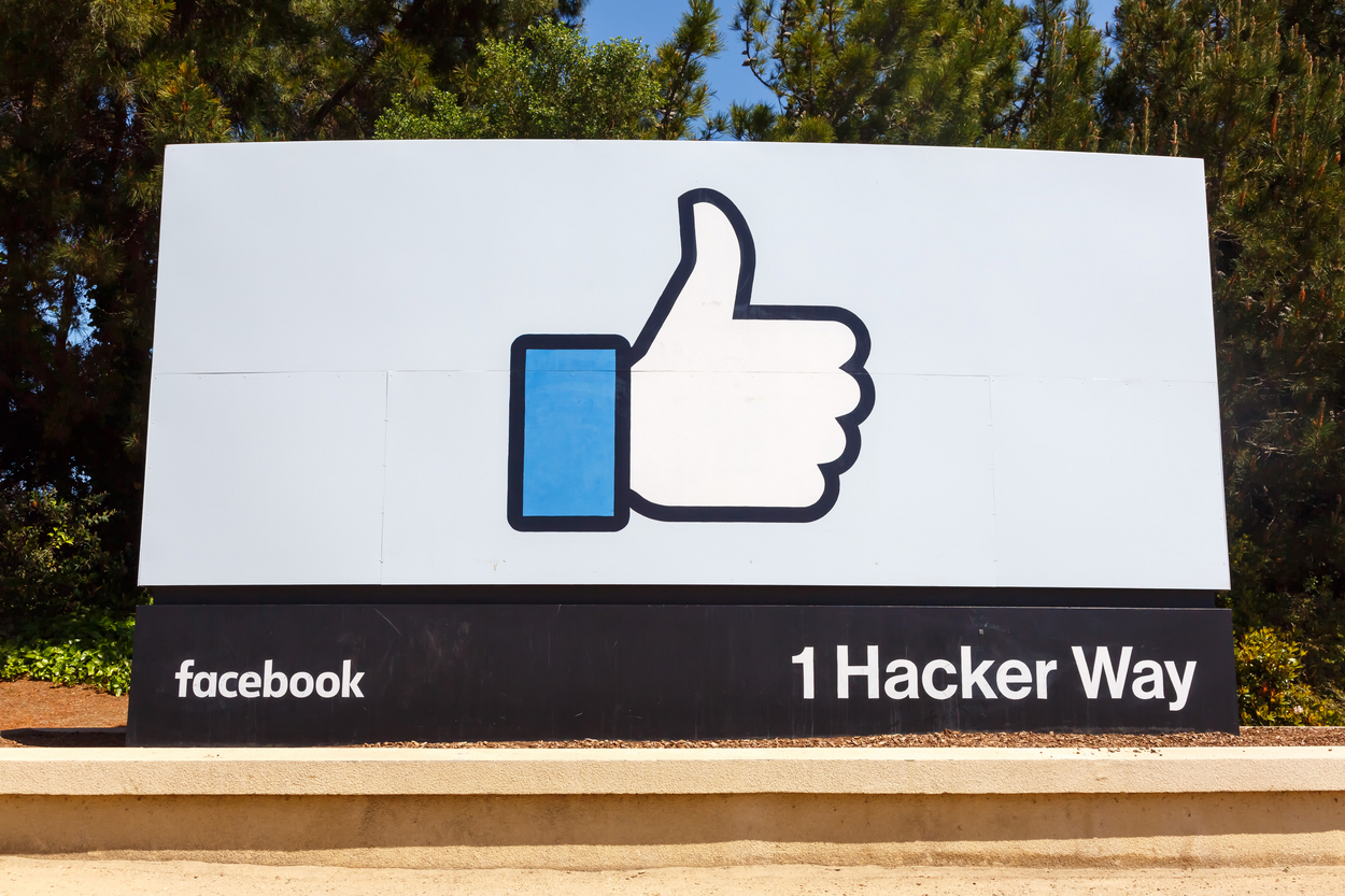 Facebook, în căutare de creatori de conținut: Platforma va investi un miliard de dolari către utilizatorii care își ating obiectivele de engagement