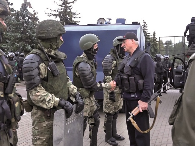 Ultimul dictator al Europei. A început contraatacul