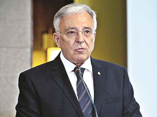 BNR se așteaptă la o inflație considerabil mai mare, dar ține dobânda la 1,25%. Și redresarea economiei este peste așteptări. Consolidarea fiscală/bugetară este vitală pentru stabilitatea economică, pentru atenuarea impactului șocurilor inflaționiste
