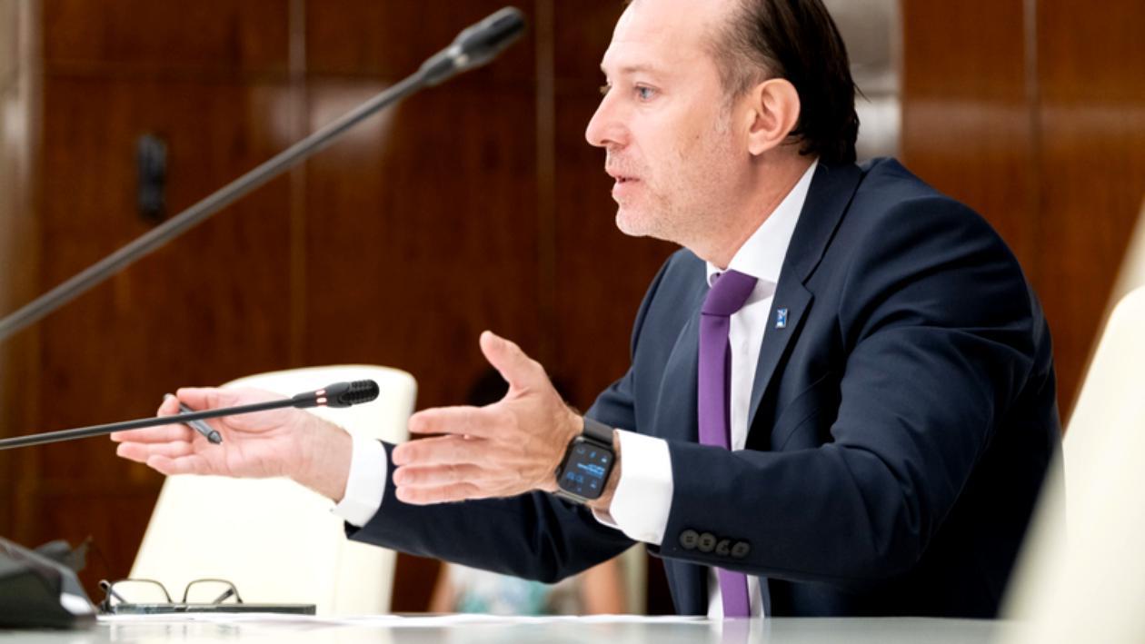 Premierul Florin Cîțu vrea ca personalul din sistemul public să fie vaccinat sau testat împotriva Covid-19