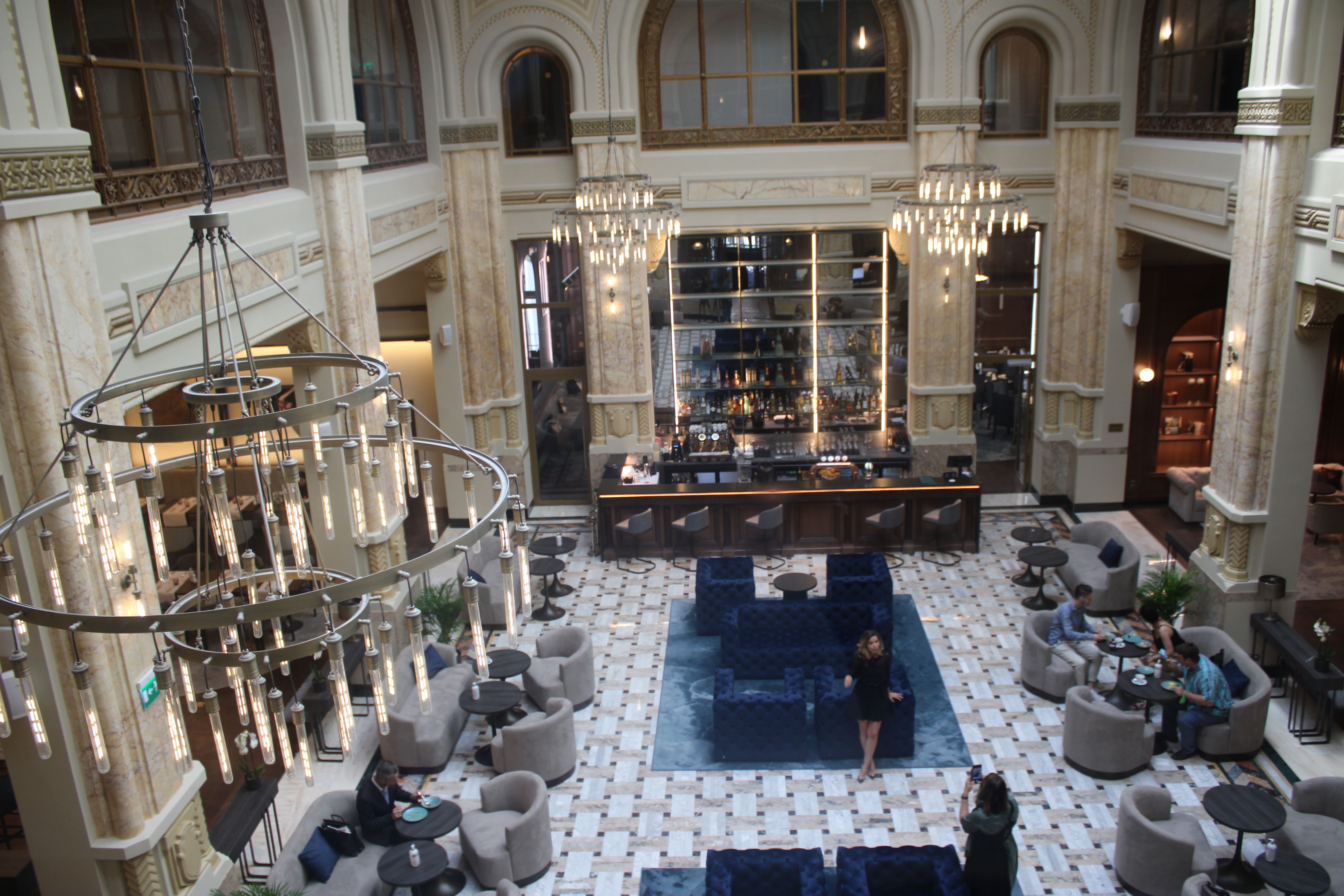 Cum arată cel mai nou hotel din București: Fostul Palat al Băncii Marmorosch a fost transformat într-un hotel de cinci stele. GALERIE FOTO