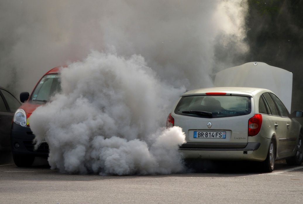 Crește impozitul auto pentru mașinile vechi. Măsura, anunțată de ministrul mediului