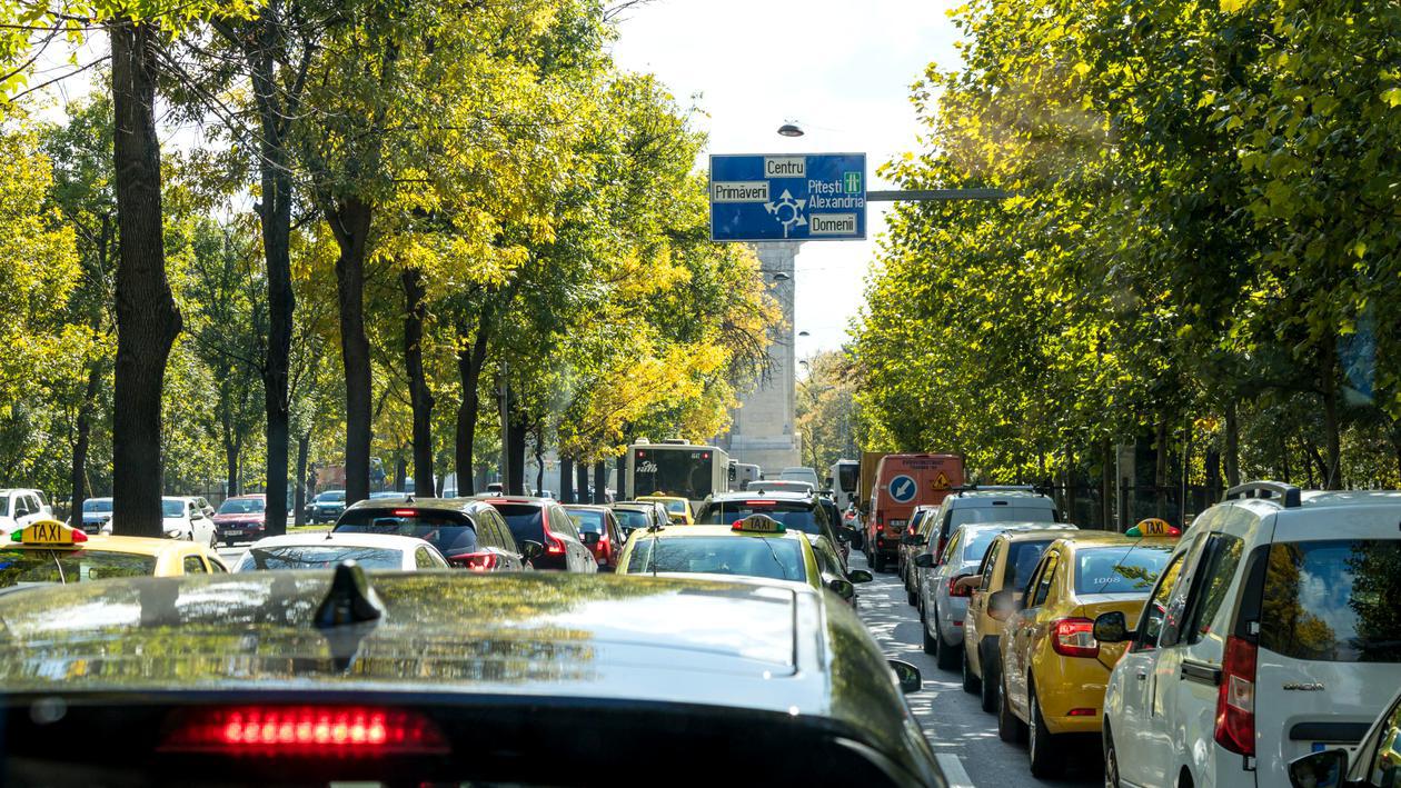 Lovitură pentru șoferi! Taxa ar putea să ajungă chiar la 900 de lei pe an