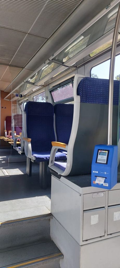 BCR și CFR Călători oferă din 23 august pasagerilor soluția de plată a biletelor cu cardul bancar în tren pe ruta Gara de Nord - Aeroport Henri Coandă