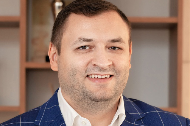 Povestea medicului de doar 37 de ani care a dezvoltă o afacere uriașă, de milioane de euro, în România