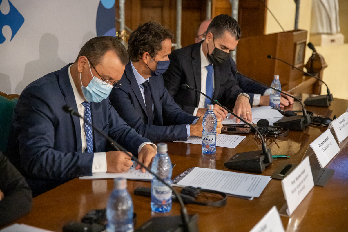 Carrefour România a făcut un parteneriat cu ASE pentru a pregăti viitori manageri și directori