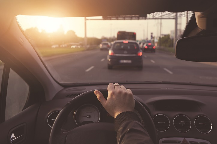 Pericolul nevăzut, conduceți cu grijă în aceste zile. Dacă sunteți lovit și vinovatul are polița la City Insurance s-ar putea să vă reparați mașina pe propriii bani