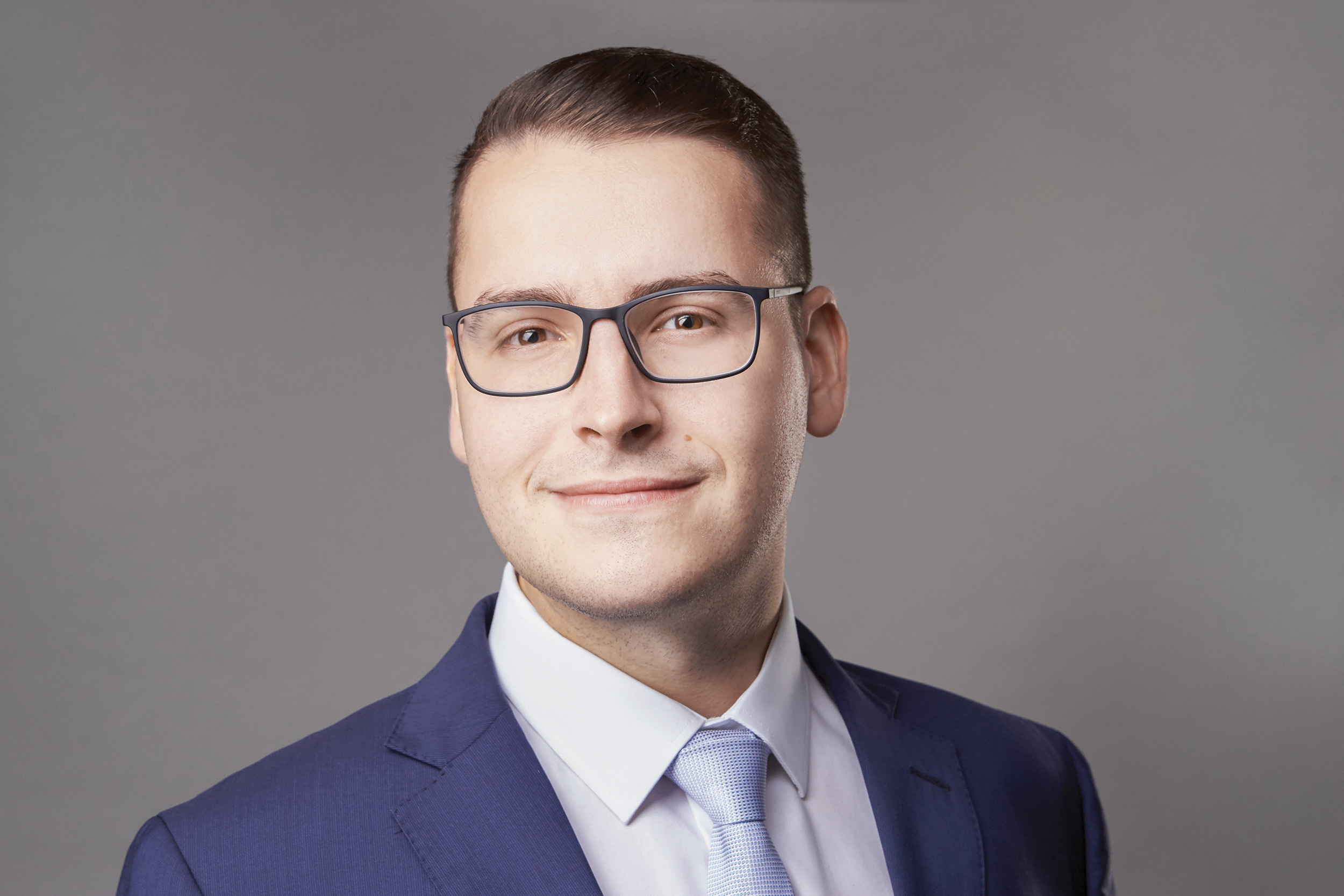 Alexandru Mihai: Liderul ideal este cel care știe să inspire oamenii, să îi conducă și să îi ghideze în a deveni o versiune mai bună în fiecare zi.
