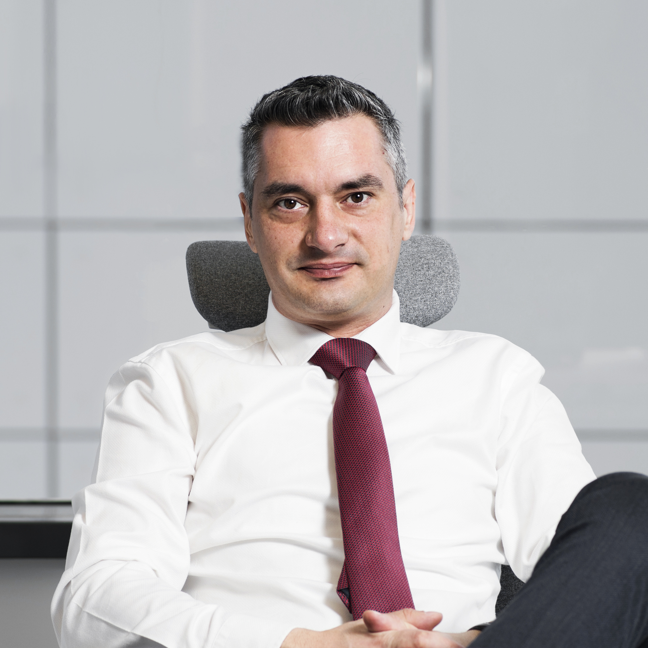 Studiu Adecco: Munca susținută în sistem hibrid crește productivitatea, dar adaugă presiune pe angajați și lideri