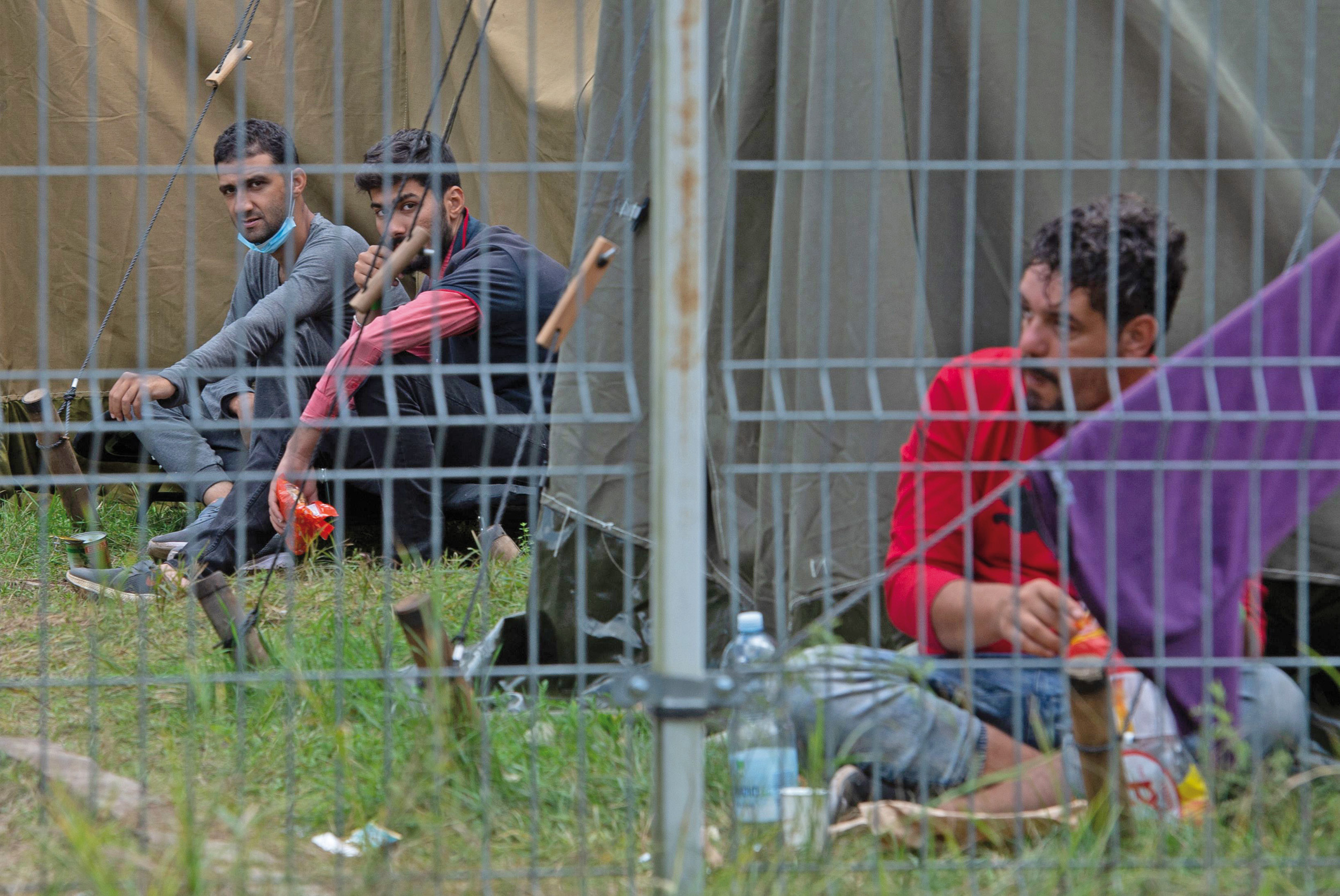 Șantajul cu refugiați. Cum se folosește unul dintre ultimii dictatori ai lumii de suferința și de nefericirea migranților care fug din calea războiului