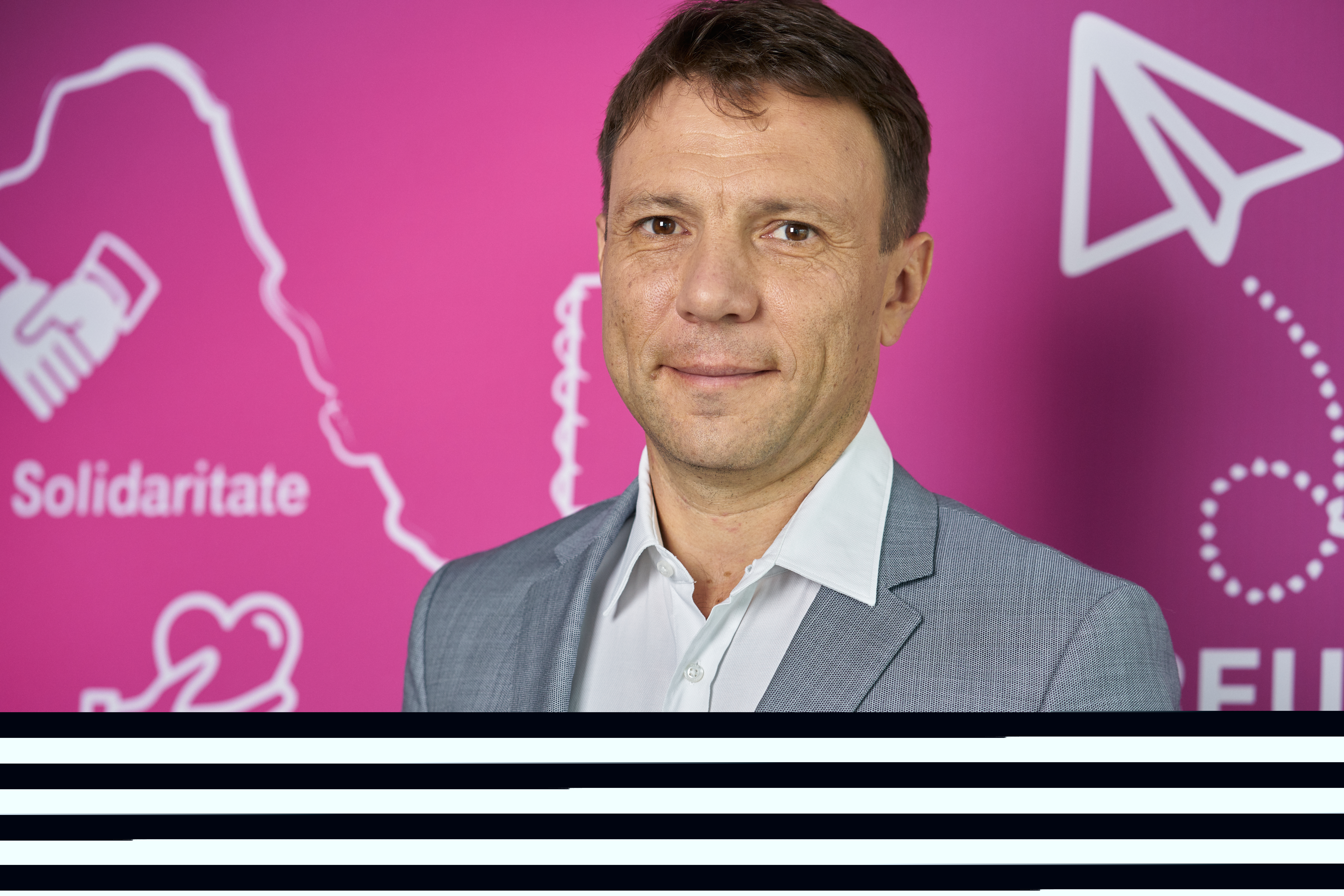 Tranzacția care schimbă piața de telecom din România: Orange pregătește anunțul preluării oficiale a fostului Romtelecom
