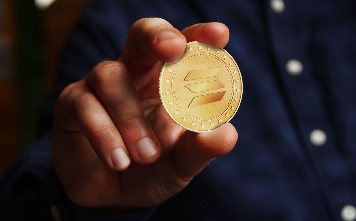 Ce este Solana, una dintre criptomonedele cu cele mai mari bune performanțe din ultimul timp, în creștere cu peste 230% în luna august