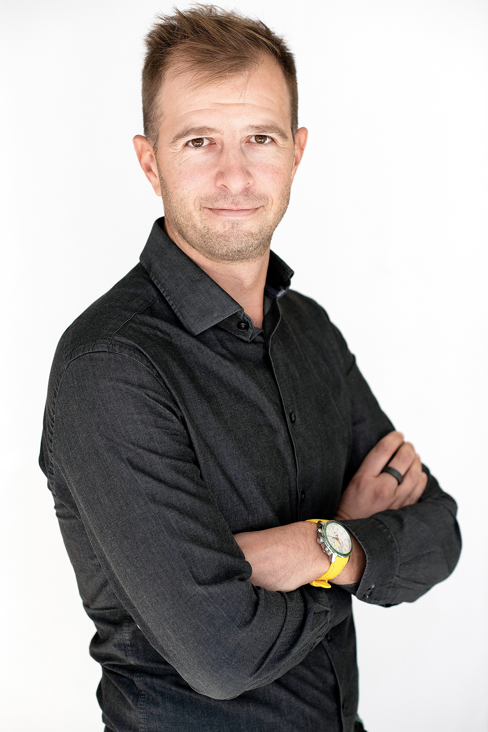 Cine este Tudor Mihăilescu, omul responsabil de bugetul de investiții al celui mai puternic retailer online din România, eMAG. Cum a ajuns în acest rol și ce plănuiește să facă mai departe