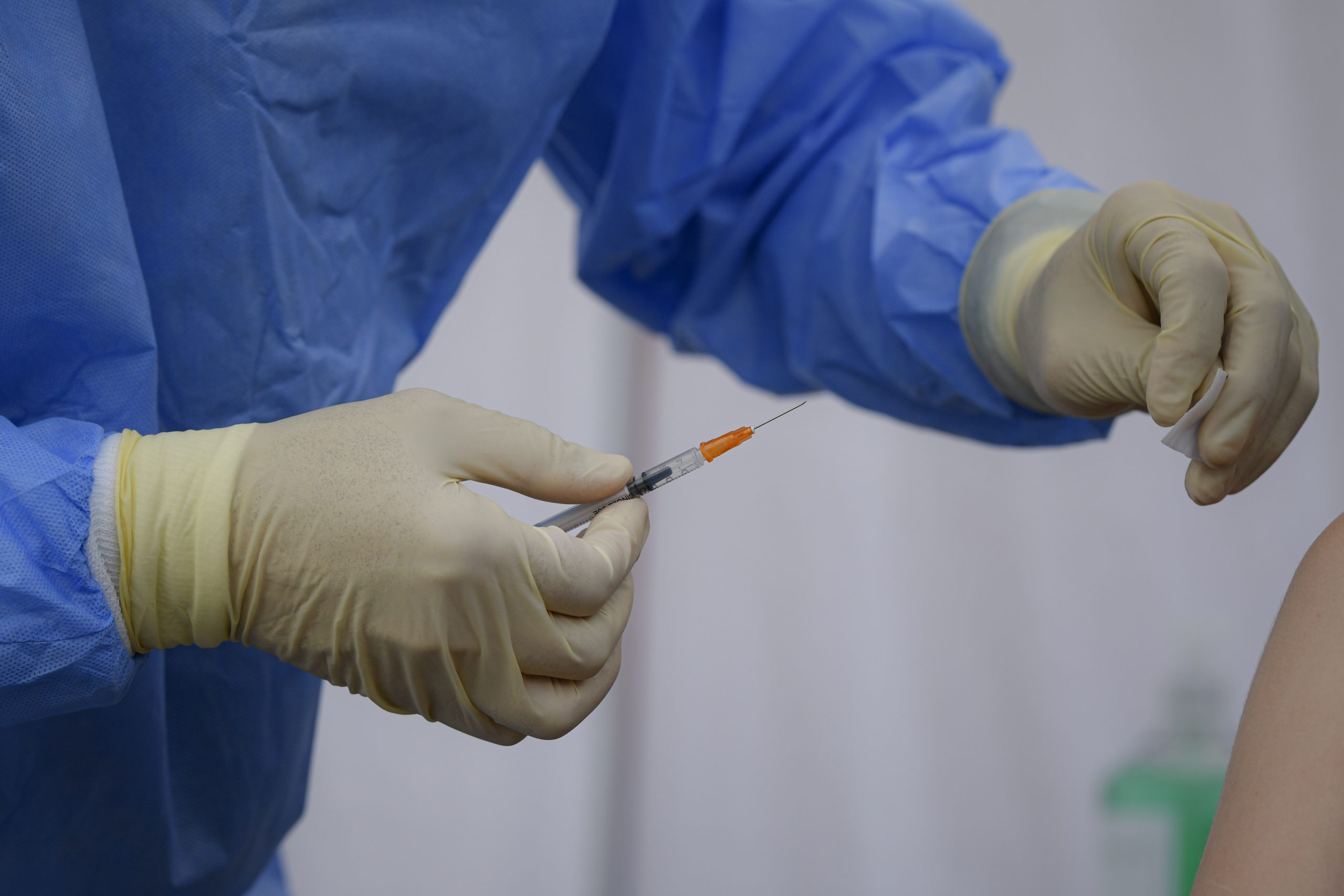Țara care pregătește populația pentru a patra doză de vaccin anti-COVID-19