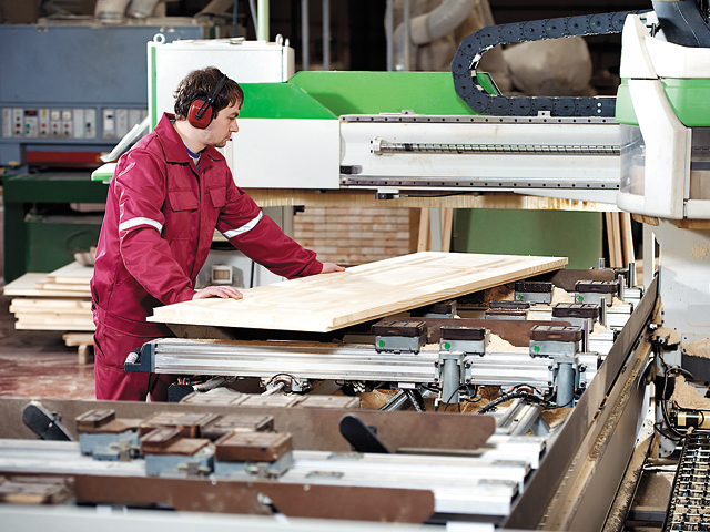 Producția industrială a României, cel mai important indicator pentru mersul industriei locale, a crescut în primele 8 luni cu 12,7 an/an. În august, industria a crescut cu 3% an/an, dar a scăzut cu 9,9% față de iulie 2021