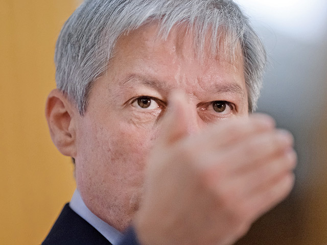 Dacian Cioloș, pe locul 3 în topul europarlamentarilor influenți. Sunt și alți eurodeputați în top