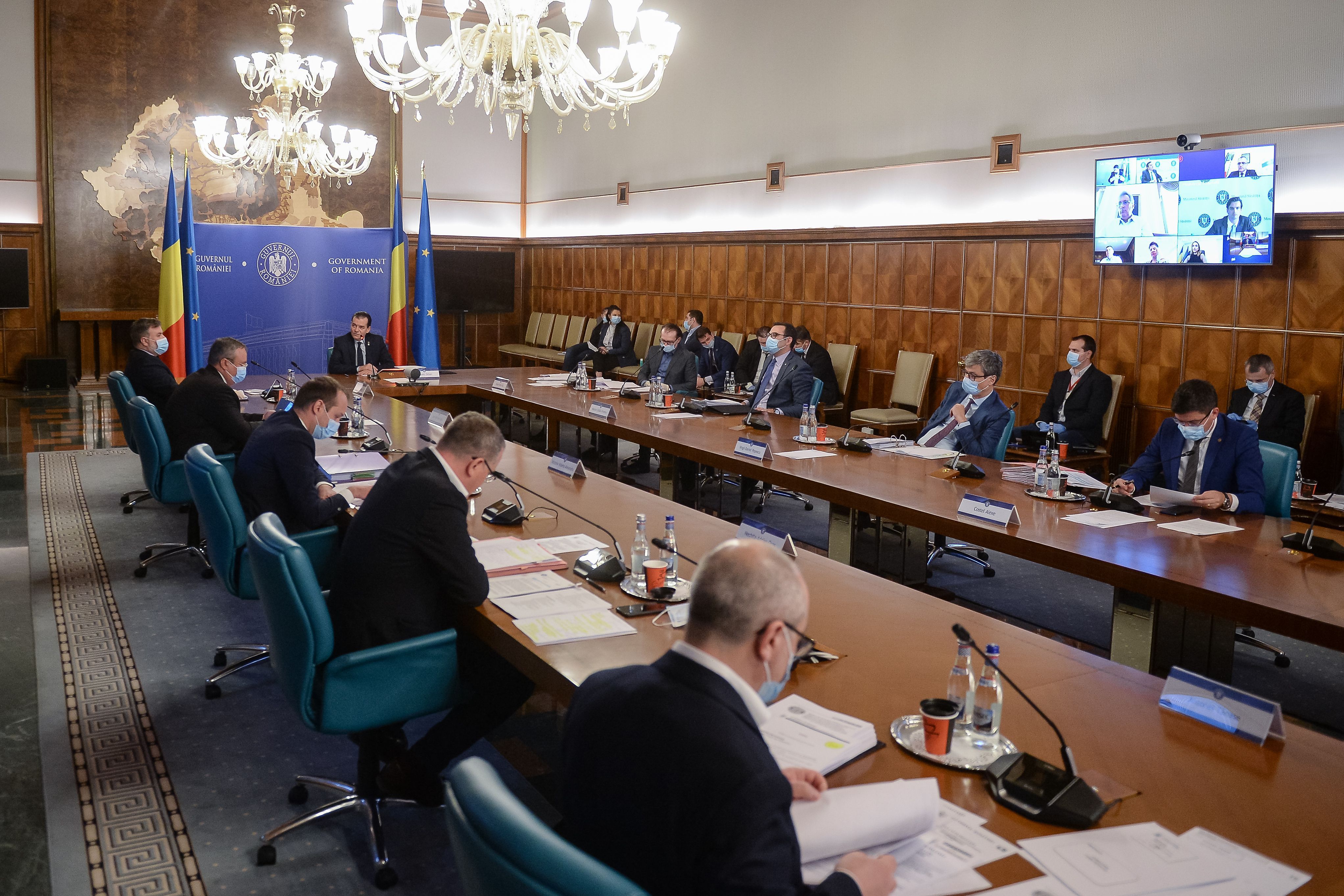 Discuții PNL-UDMR la Palatul Victoria pentru noul program de guvernare. Luni, întâlnire cu USR