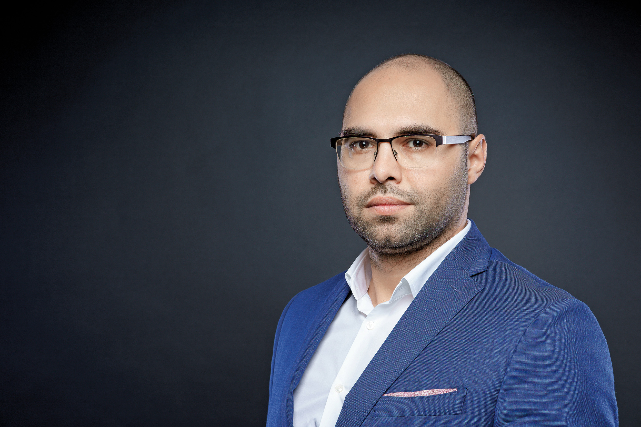 Adrian Crintea: Prefer să lucrez cu și printre oameni, cea mai valoroasă resursă a unei organizații. Oamenii fac diferența în special în contexte și situații provocatoare precum cele pe care le trăim în această perioadă
