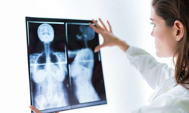 După lungi dezbateri a fost descoperită substanța care ar putea fi responsabilă de creșterea incidenței cancerului la sân