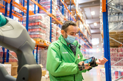 Emag lansează Freshful, un hipermarket online cu livrare rapidă a produselor alimentare proaspete. Investiția s-a ridicat la 5 milioane de euro