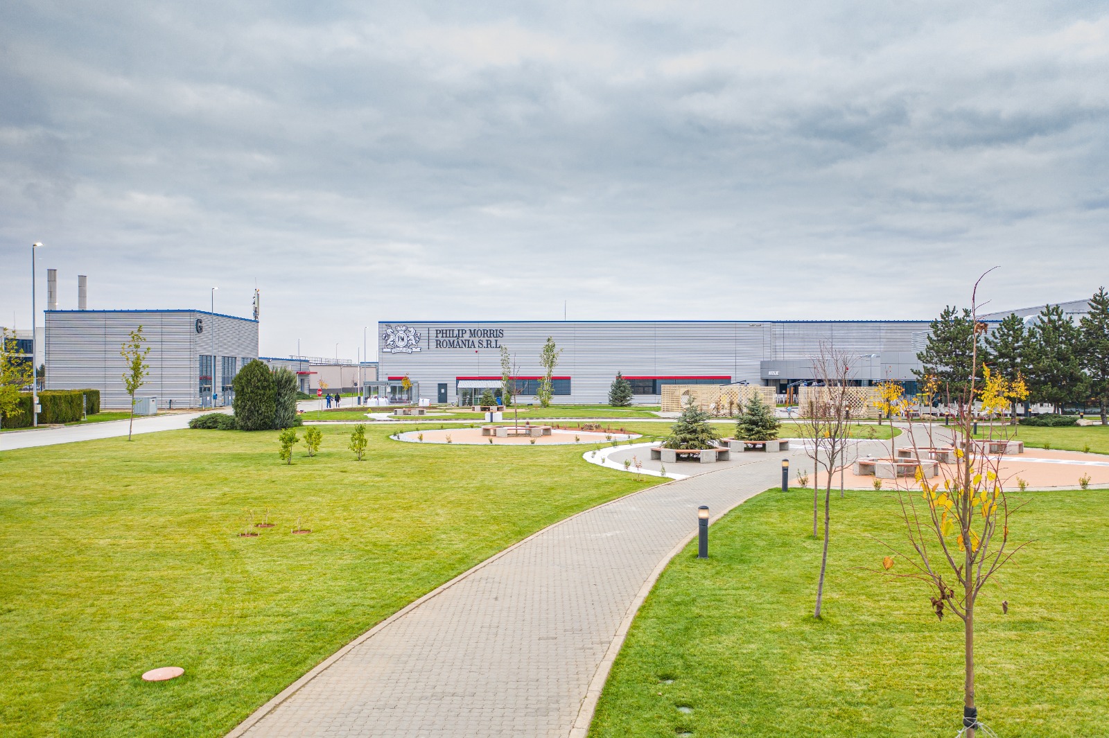 Producătorul de țigarete Philip Morris International mai investește 100 de milioane de dolari în fabrica din Otopeni, unde produce consumabile pentru IQOS