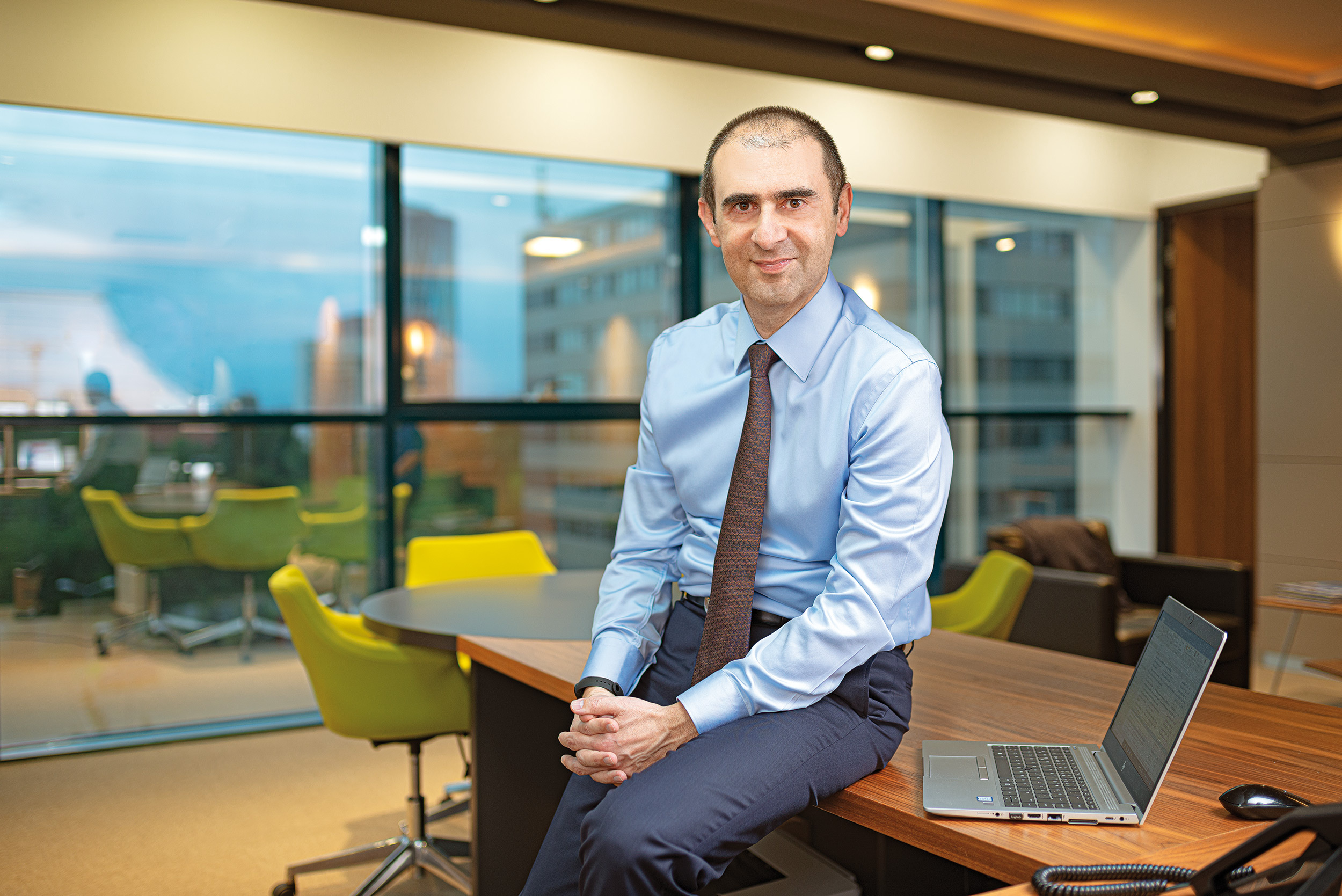 Executiv în noua eră a bankingului. Cum arată sistemul bancar românesc în viziunea lui Mustafa Tiftikcioğlu, numit recent la conducerea operațiunilor locale ale Garanti BBVA