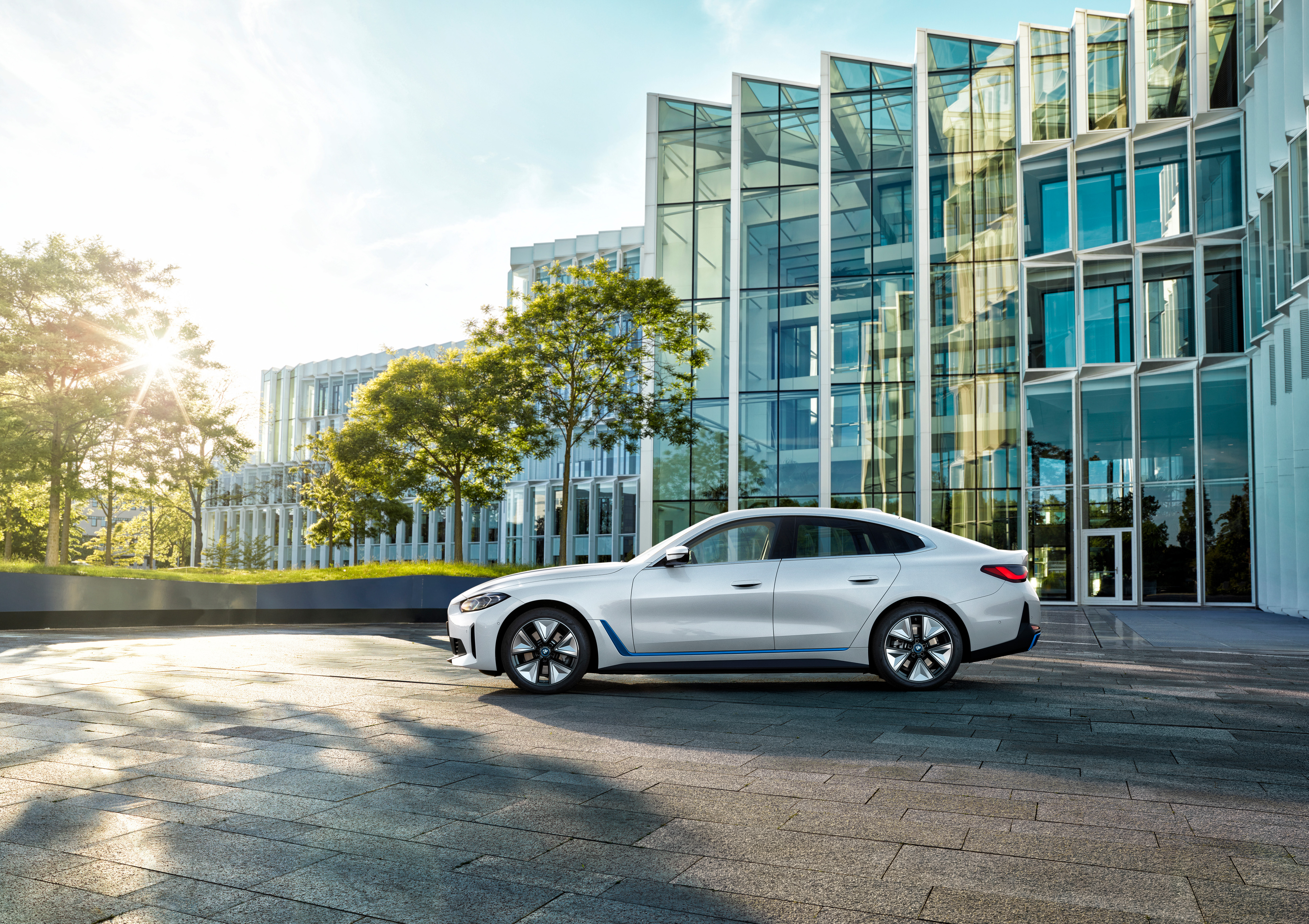 BMW România a îregistrat o comandă pentru prima flotă de mașini electrice i4