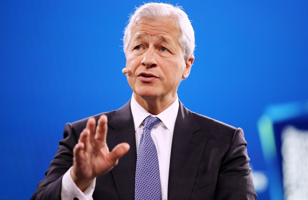 Jamie Dimon, CEO al JPMorgan: Bitcoinul este lipsit de valoare. Guvernele vor reglementa cât de curând utilizarea crypto-activelor