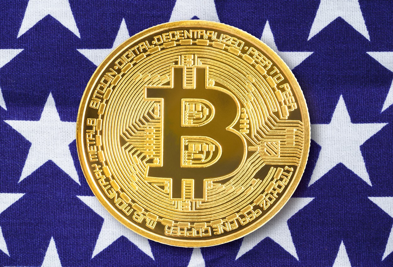 Bitcoinul atinge pragul de 60.000 de dolari pentru prima dată din luna aprilie. SEC, autoritatea de supraveghere financiară din SUA, semnalează că ar putea aproba ETF-urile cu expunere pe criptomonede