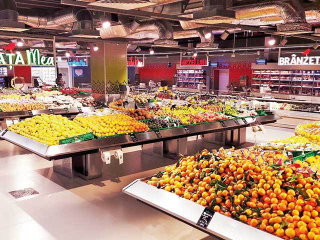 Anul financiar 2020 în cifre: magazinele Auchan au avut în România, în medie, aproape 200.000 de clienți pe zi. Bonul mediu a cuprins 13 produse în valoare de 83 de leiv