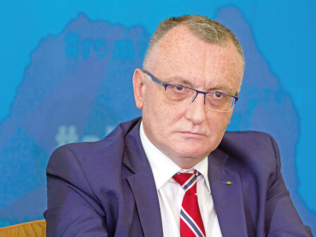 Sorin Cîmpeanu, ministrul Educației: 1,8 milioane de elevi vor începe școala fizic de luni. Școlile vor putea începe cursurile fizic dacă rata de vaccinare a personalului este de peste 60%
