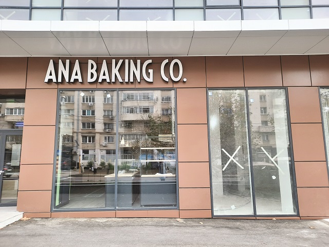 O nouă generație de chiriași - băcănii, curățătorii, brutării, patiserii - se așază la parterul blocurilor noi. „Se dezvoltă retailul micilor antreprenori pricepuți în a face pâine, cafea, gourmet food“