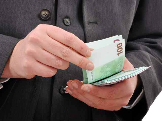 Introducerea unor salarii minime pentru un trai decent la nivelul UE este blocată de câteva state nordice