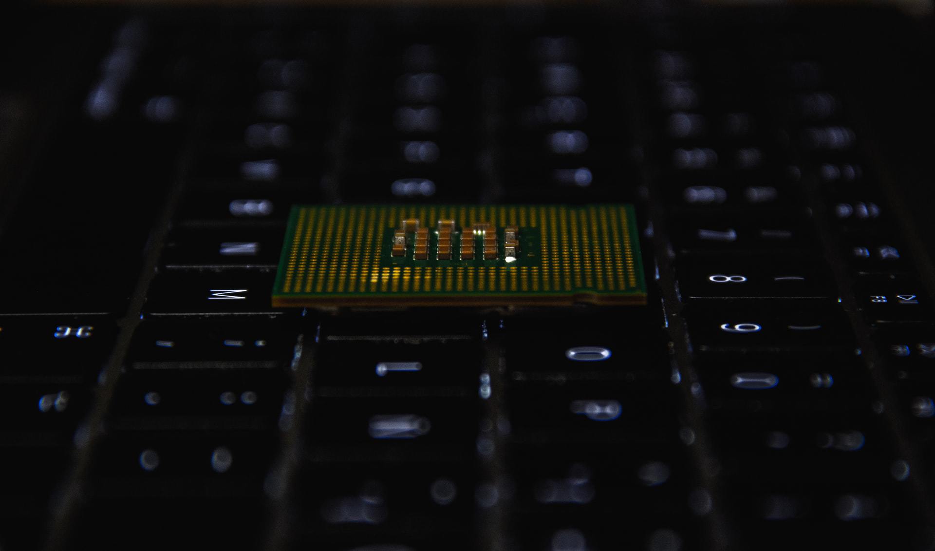 (P) Intel Core i5 vs. Intel Core i7 - pe care ar trebui să îl alegeți?