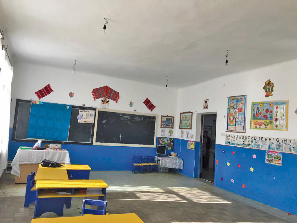Școlile din comuna Cernișoara