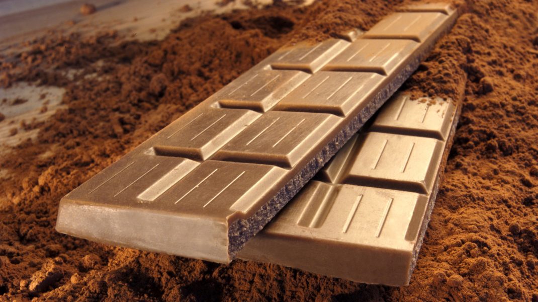De ce sunt mai slabe calitativ produsele vândute în România față de cele din Europa de Vest? Ce conține în plus ciocolata din România