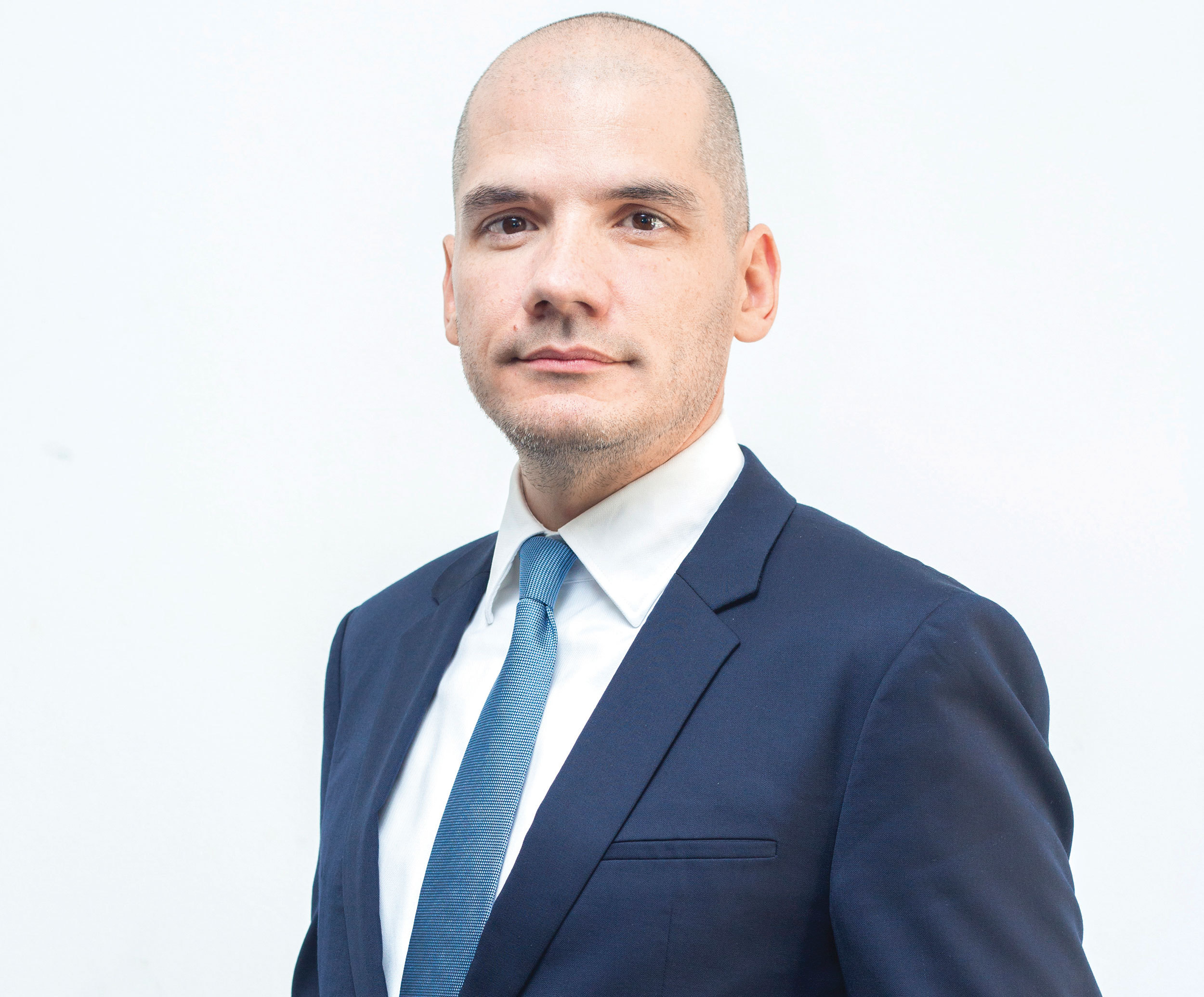 Românul care a ajuns CEO într-o țară devenită o destinație de vacanță greu de găsit pe hartă. Cum a obținut acest rol