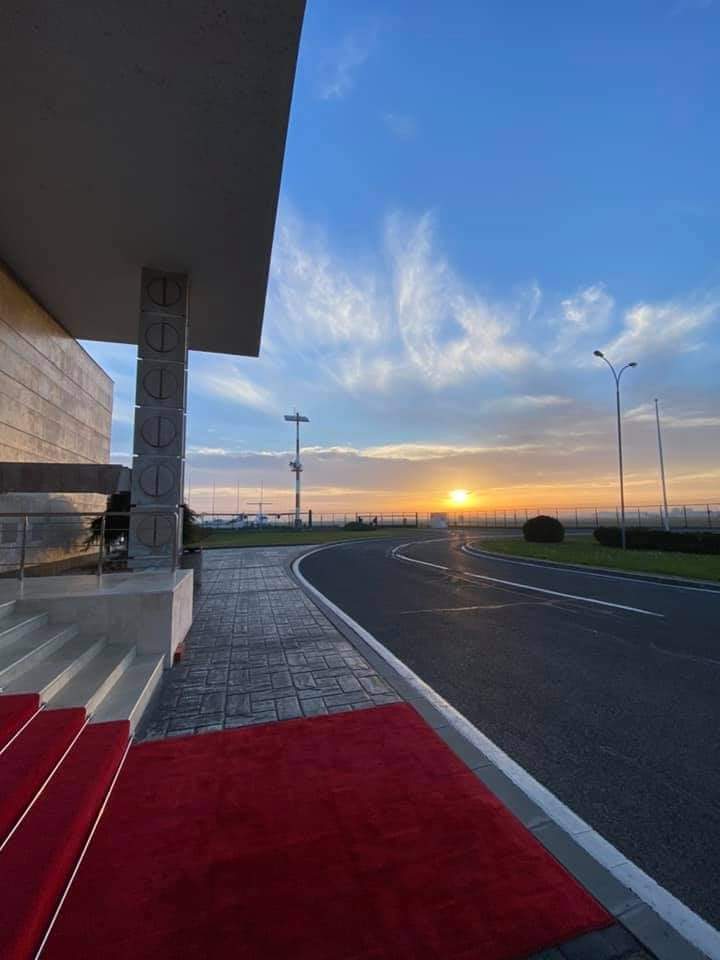 Cum arată aeroportul Băneasa după investiția de 66,6 milioane de lei în reabilitare (Galerie Foto)