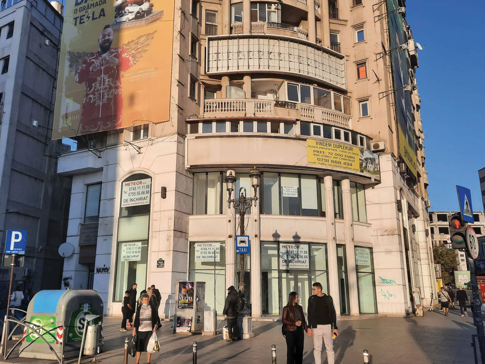 Cine sunt cei mai mari proprietari de spații comerciale stradale din București și cum au ajuns unele spații care erau sedii de bănci sau magazine uriașe acum să fie pustii