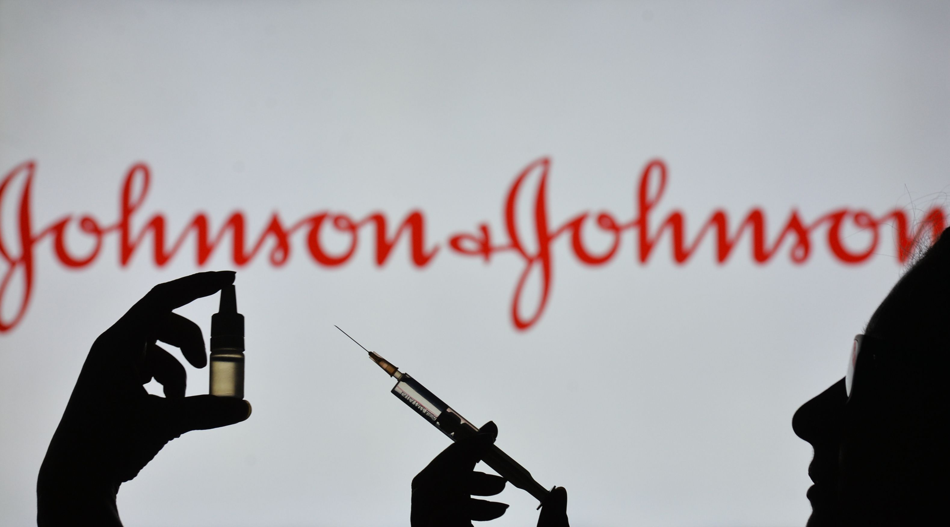 Gigantul farmaceutic Johnson & Johnson, cu o capitalizare de 500 mld. dolari, anunță că se va împărți în două companii publice diferite. Acțiunile, creștere de 3% în premarket