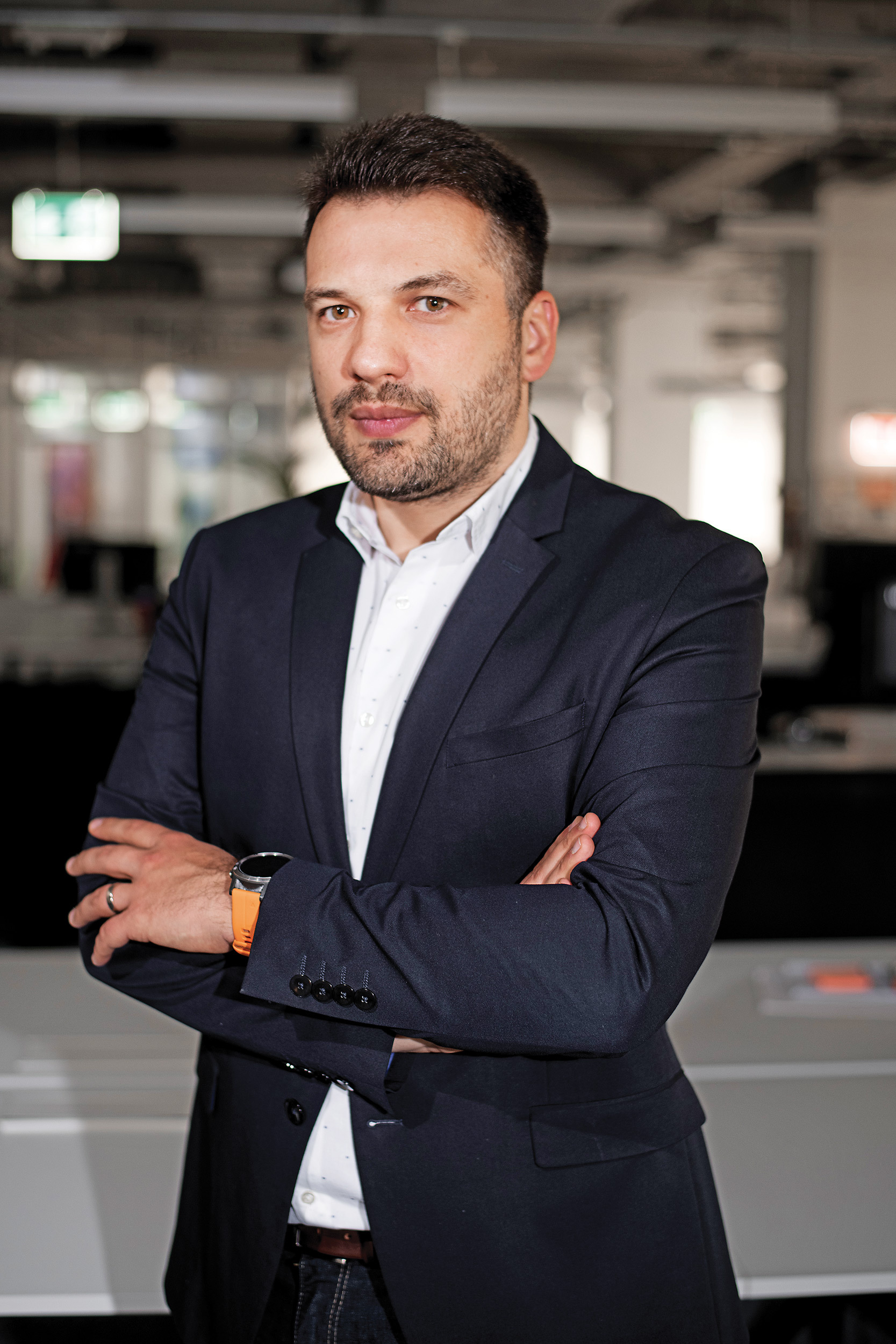 Iulian Constantin Antonovici: Lecția pe care am învățat-o în cariera mea de până acum este să asculți în liniște. Fără să te gândești deja la un răspuns sau să emiți judecăți de valoare în timp ce alții vorbesc, fără să te grăbești să oferi soluții sau să sari la concluzii