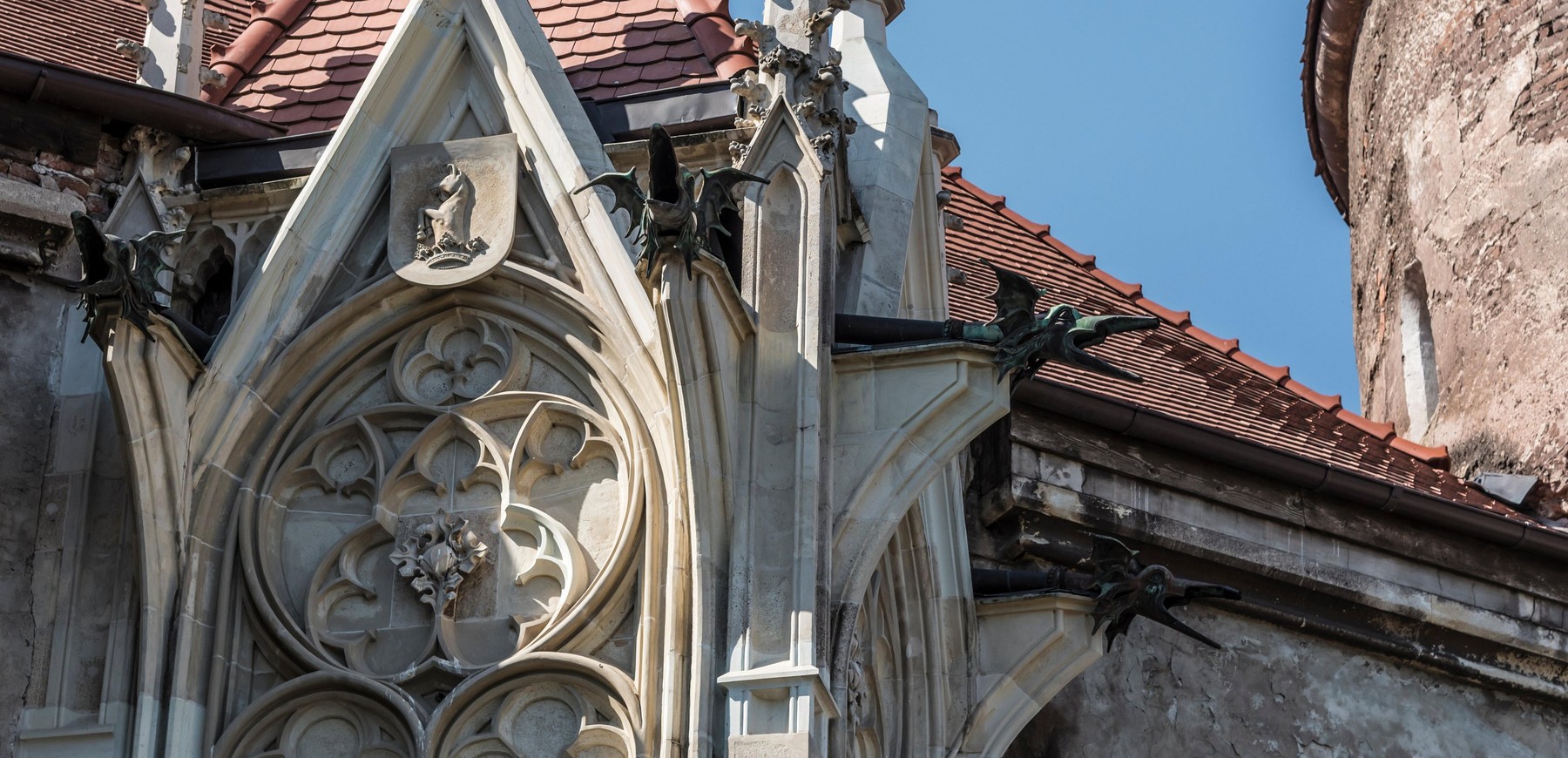 Decoperire MAJORĂ la CASTELUL Corvinilor în urma unei scanări radar. Ce se ASCUNDE în pereții lui este INCREDIBIL