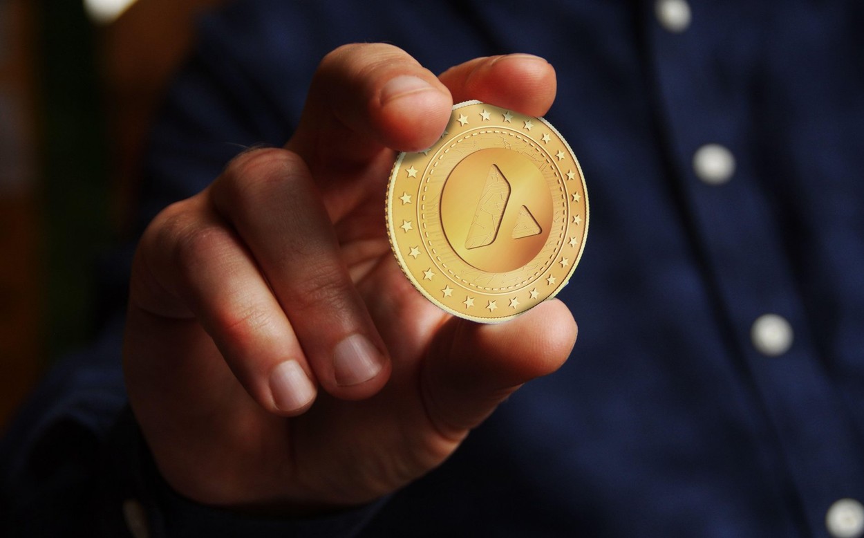 Avalanche depășește Shiba Inu și Dogecoin și devine a zecea cea mai valoroasă criptomonedă din lume, cu o tehnologie care ar putea contesta dominanța exercitată de Ethereum