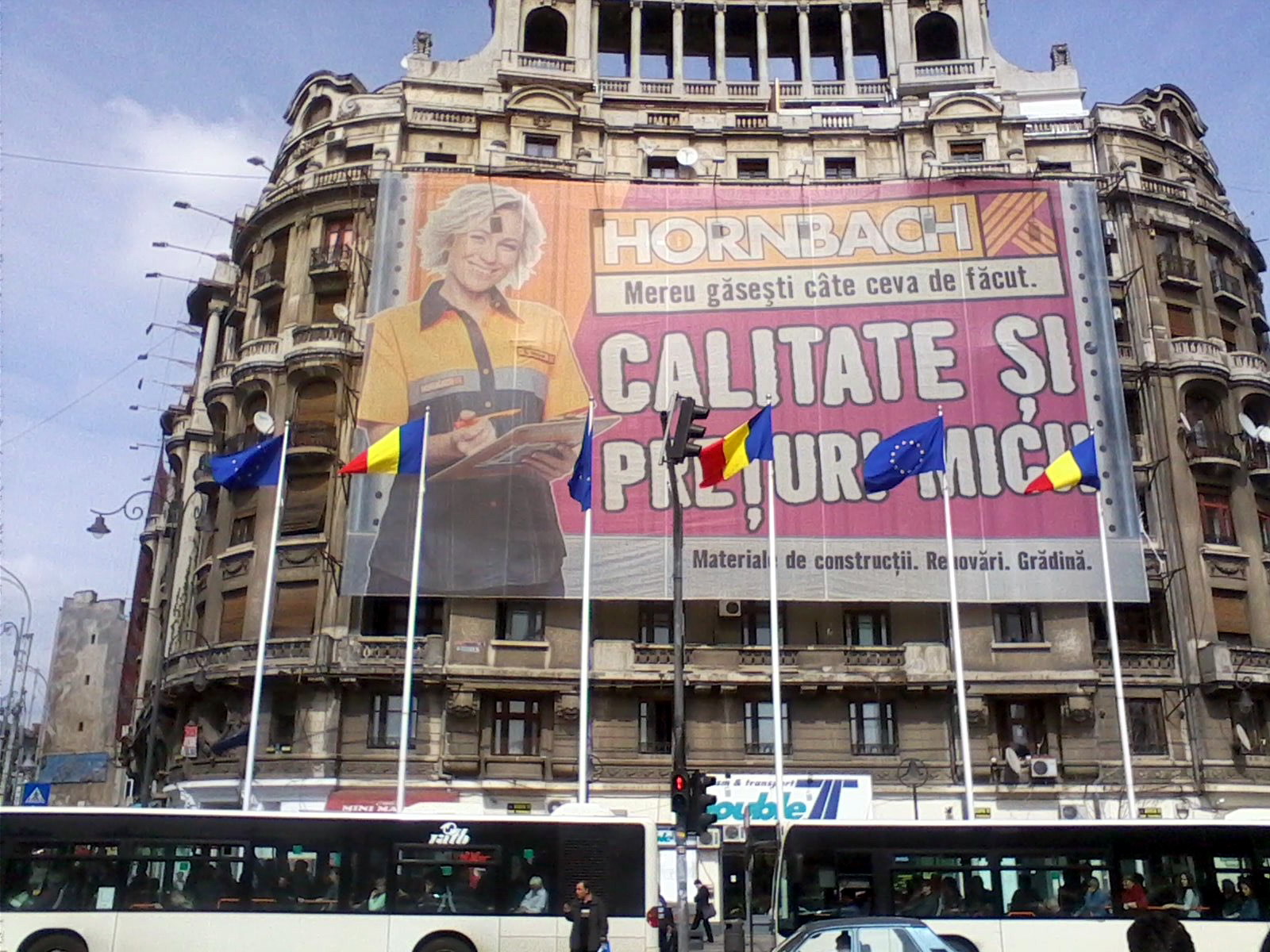 Lege promulgată: Fără mijloace de publicitate sau reclame în curbe și intersecții