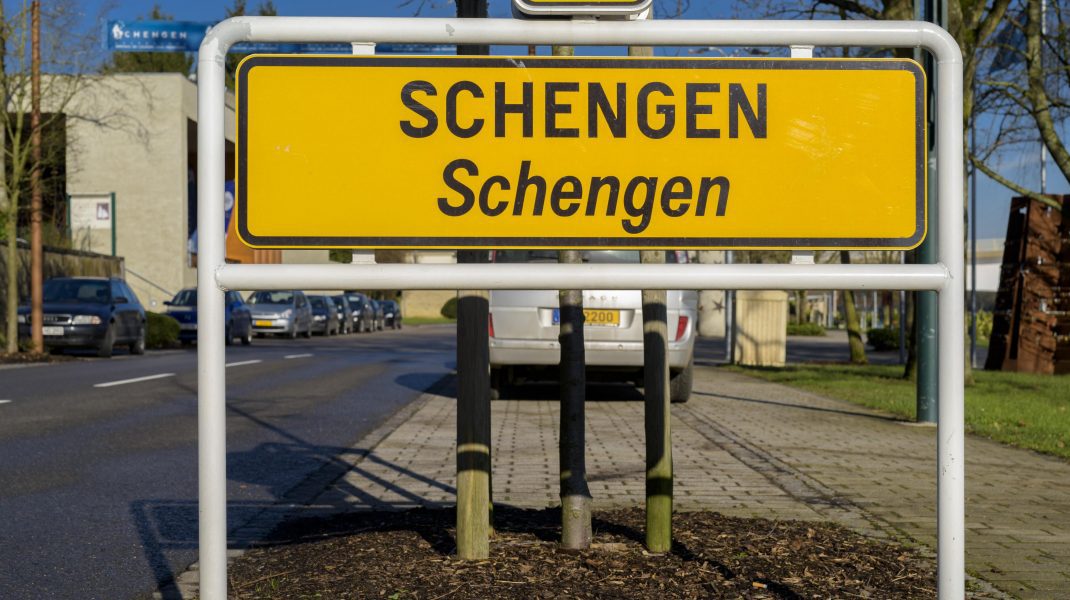 Ne-au luat-o înainte! Țara care va intra în zona Schengen înaintea României