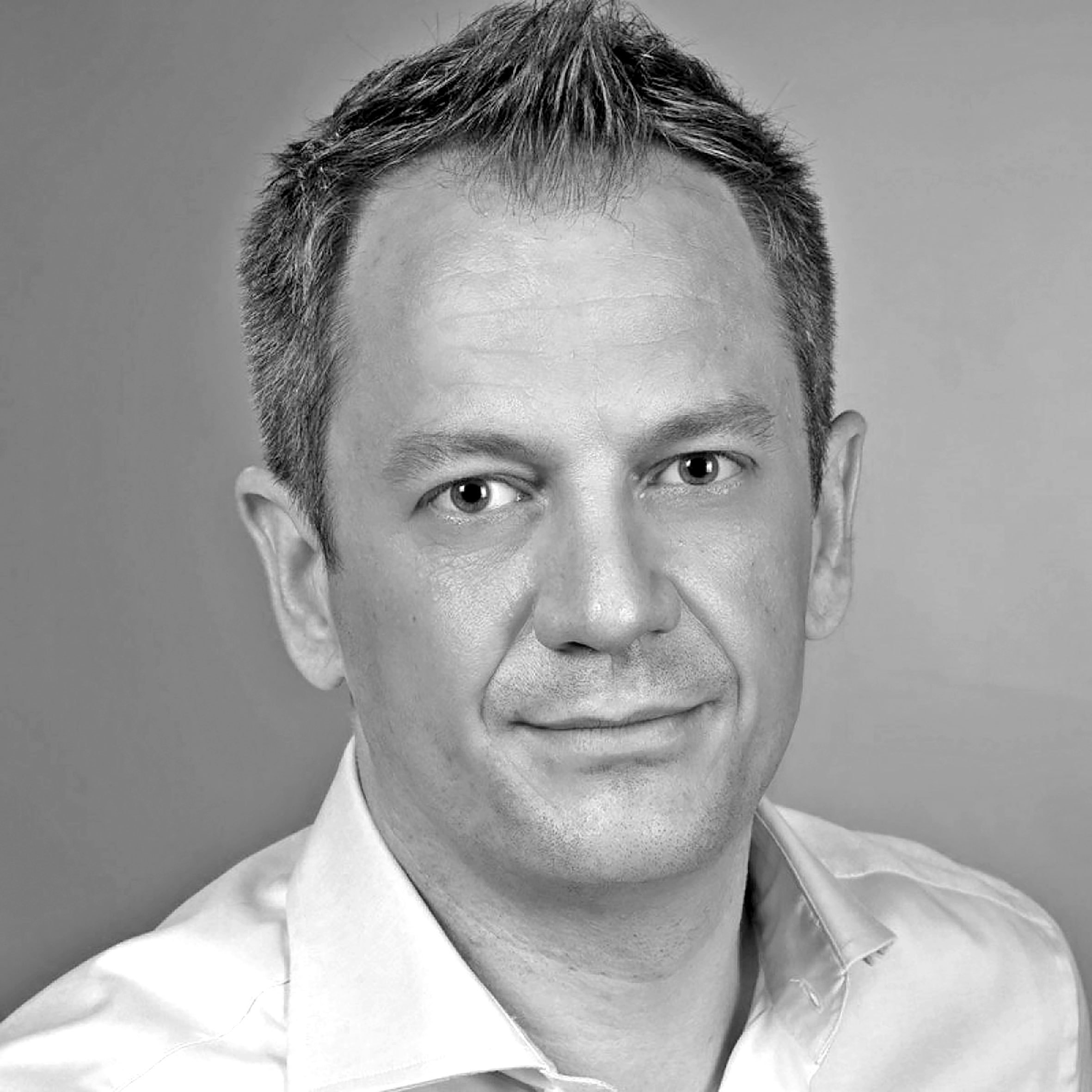 Cine este omul care conduce lanțul de magazine Lidl, liderul comerțului alimentar din România