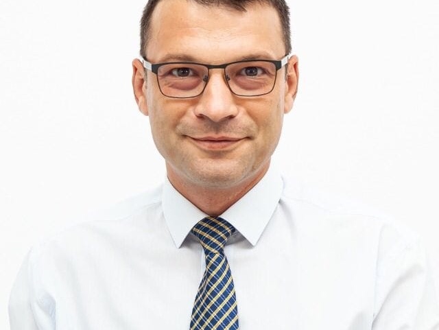 Bogdan Rodeanu acuză un primar PSD:"Oamenii se roagă, insistă și imploră să aibă acces la o banală utilitate: curentul electric