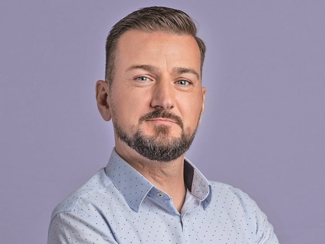 Guvernul schimbă secretarii de stat și șefii de instituții așa cum schimbă Gigi Becali antrenorii: fără evaluare de obiective și fără rațiune